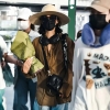 曾被看作“运动专属”的单品，如今正霸占时髦精衣橱